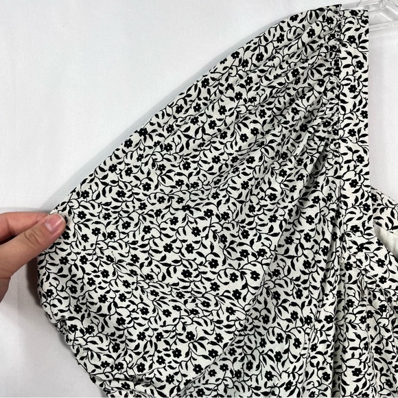 Old Navy Women’s Blue White Ditsy Floral Plus Size Puff Sleeve Knee Length Dress - Picture 4 of 7